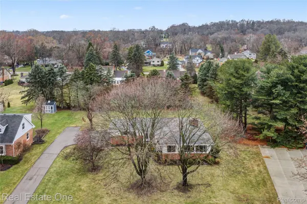 5388 Daniel DR, Brighton Township, MI 48114