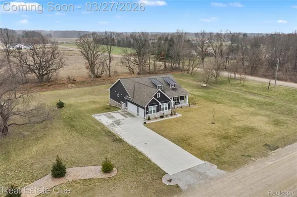 8370 Grist Mill DR, Hartland Township, MI 48430
