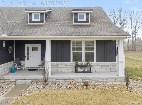 8370 Grist Mill DR, Hartland Township, MI 48430