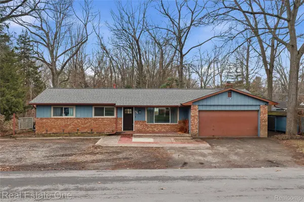 2276 Lakewood WAY, Hamburg Township, MI 48169
