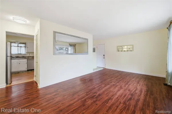 2276 Lakewood WAY, Hamburg Township, MI 48169