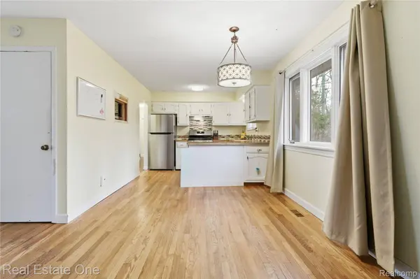 2276 Lakewood WAY, Hamburg Township, MI 48169