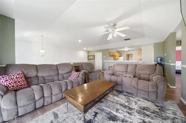 4113 Hampton Ridge BLVD, Genoa Township, MI 48843