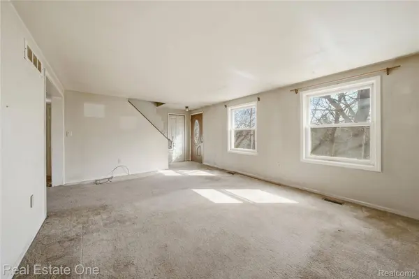 11458 College AVE, Putnam Township, MI 48169