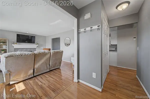 439 Brentwood DR, Pinckney Village, MI 48169