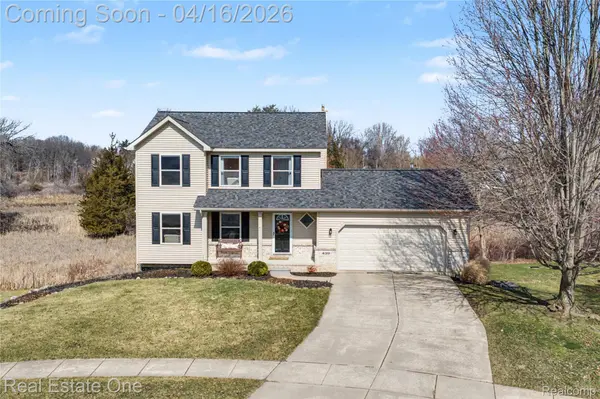439 Brentwood DR, Pinckney Village, MI 48169