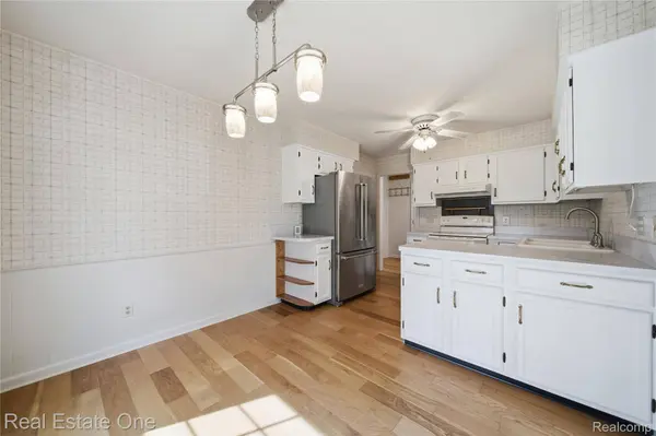 10385 Elizabeth ST, Pinckney Village, MI 48169