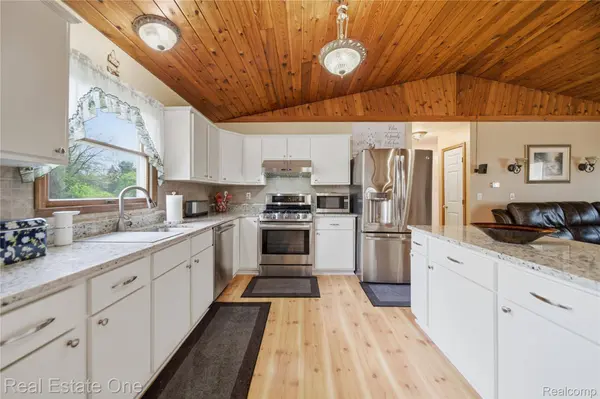 4915 E M 36, Hamburg Township, MI 48169