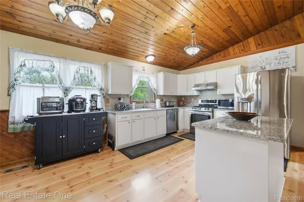4915 E M 36, Hamburg Township, MI 48169