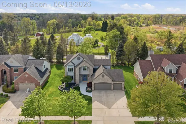 1031 Crestwood CT, South Lyon, MI 48178