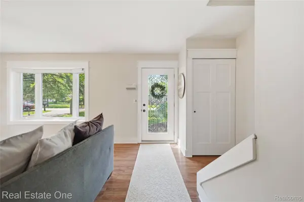 145 Wainwright ST, Novi, MI 48377