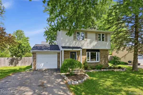 145 Wainwright ST, Novi, MI 48377