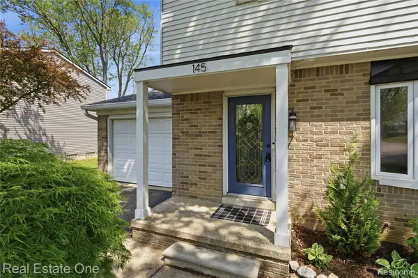 145 Wainwright ST, Novi, MI 48377