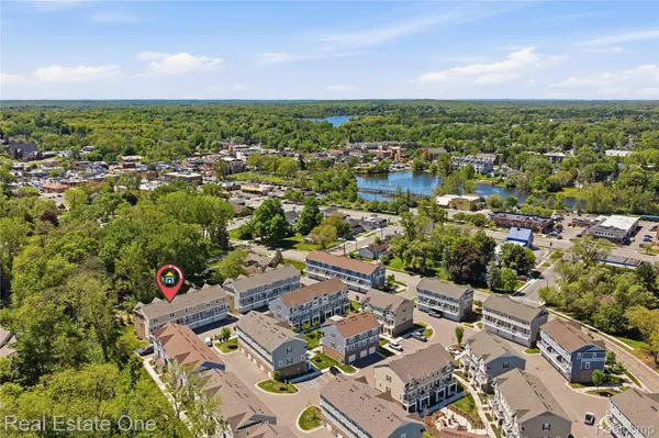 224 Sean ST, Brighton, MI 48116
