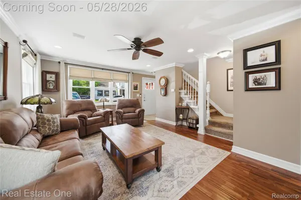 9528 Main ST, Northfield Township, MI 48189