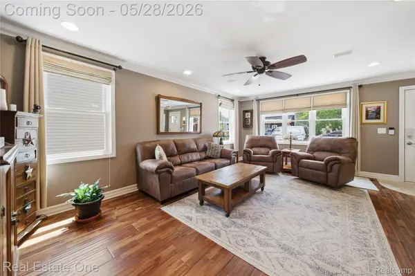 9528 Main ST, Northfield Township, MI 48189