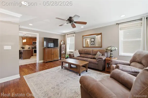 9528 Main ST, Northfield Township, MI 48189