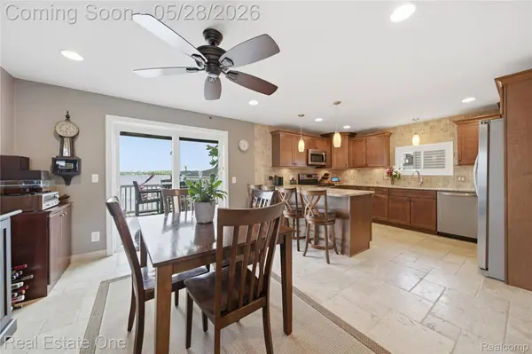 9528 Main ST, Northfield Township, MI 48189