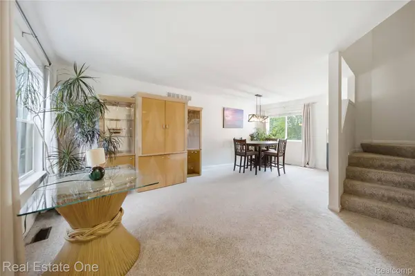 8576 Barrington DR, Superior Charter Township, MI 48198