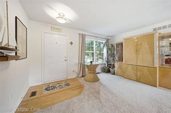 8576 Barrington DR, Superior Charter Township, MI 48198