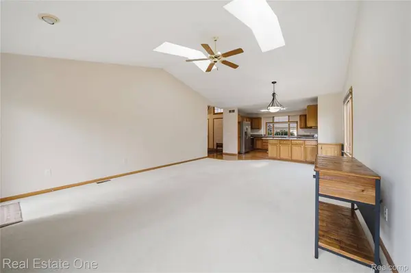 1214 Mountain Ash DR, Brighton, MI 48116