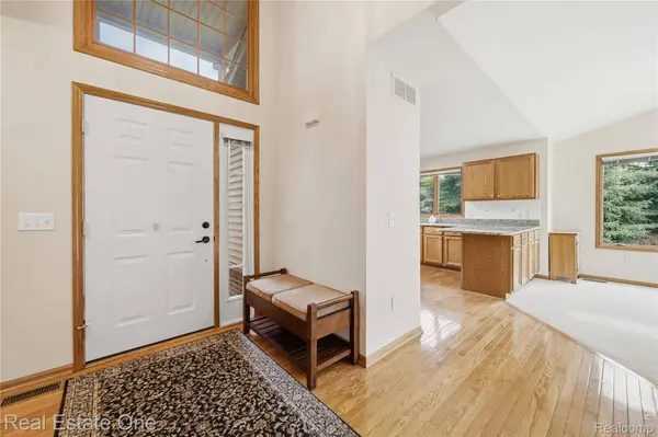 1214 Mountain Ash DR, Brighton, MI 48116
