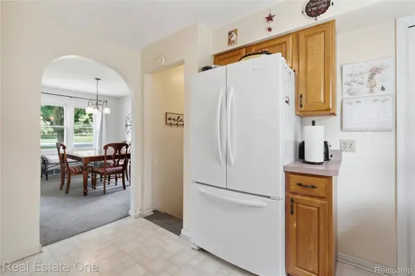 665 S Howell ST, Pinckney Village, MI 48169