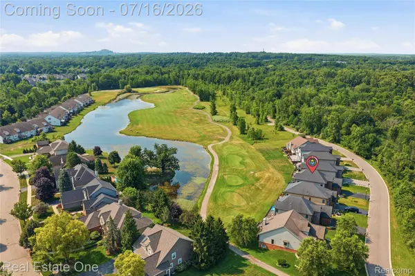 10641 Lone Oak CIR, Grand Blanc Charter Township, MI 48439