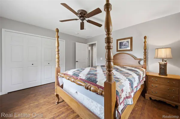 2939 Tamarack Lake DR, Hamburg Township, MI 48169