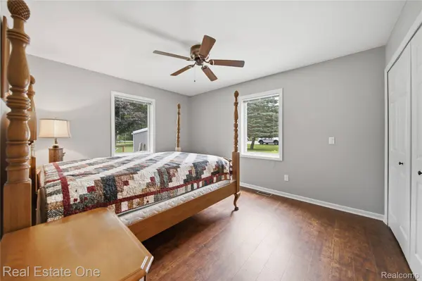2939 Tamarack Lake DR, Hamburg Township, MI 48169