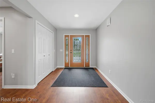 2939 Tamarack Lake DR, Hamburg Township, MI 48169