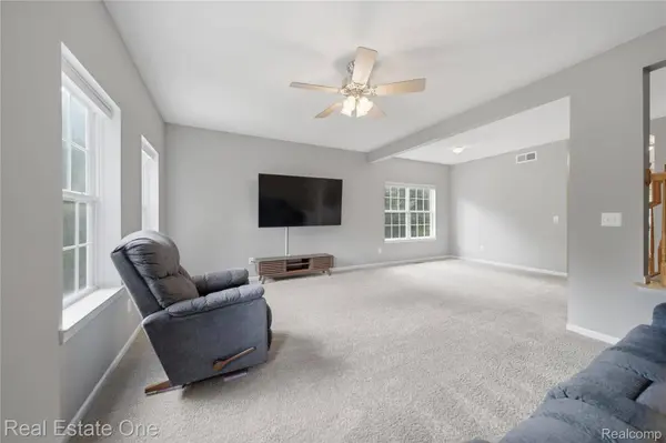 1615 Red Hickory CT, Howell Township, MI 48855