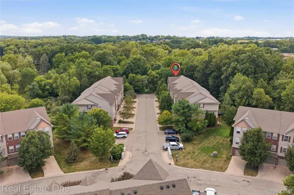1615 Red Hickory CT, Howell Township, MI 48855
