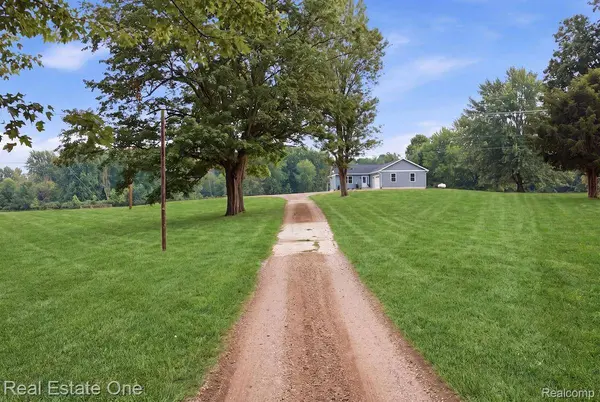 1583 Tomlinson RD, Vevay Township, MI 48854