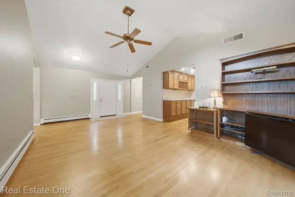 31198 Martindale RD, Lyon Charter Township, MI 48165