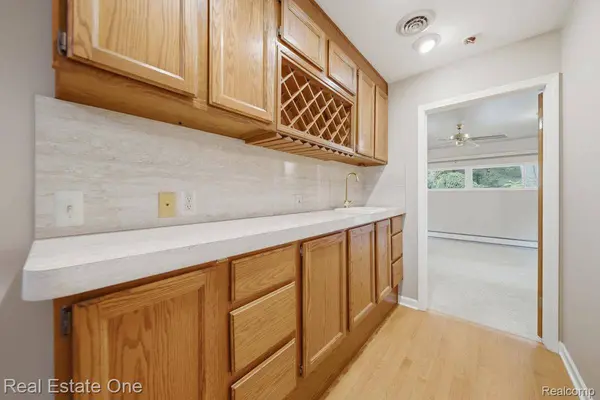 31198 Martindale RD, Lyon Charter Township, MI 48165