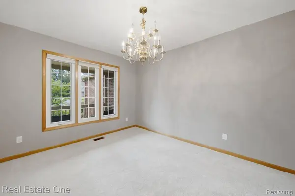 61542 Brookway DR, Lyon Charter Township, MI 48178