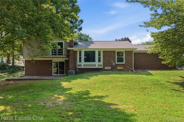 10875 Cartier DR, Brighton Township, MI 48114