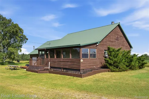 2643 N Gulliver RD, Doyle Township, MI 49840