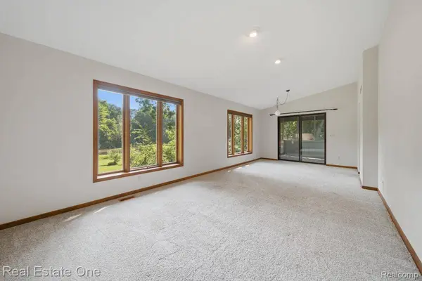 473 Fairwood RD, Pinckney Village, MI 48169