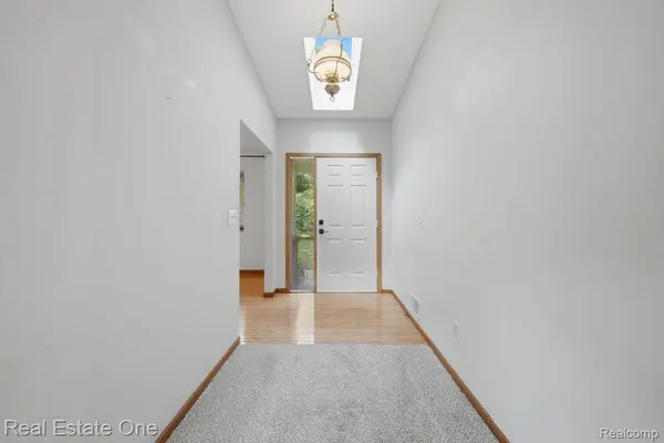 473 Fairwood RD, Pinckney Village, MI 48169