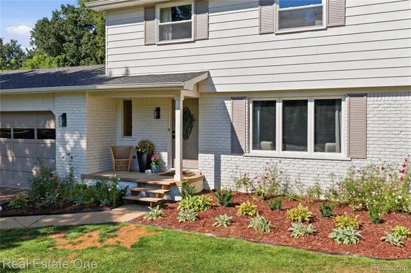 3346 Hope Lake DR, Brighton Township, MI 48114