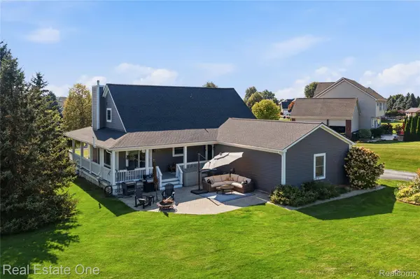 8707 Bridlewood TRL, Hartland Township, MI 48843