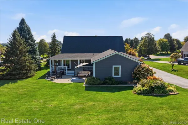 8707 Bridlewood TRL, Hartland Township, MI 48843