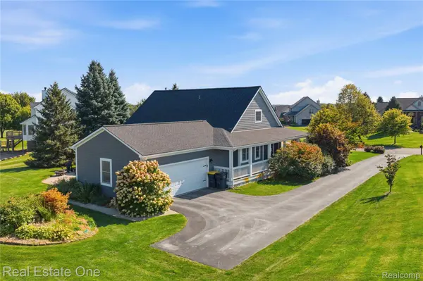 8707 Bridlewood TRL, Hartland Township, MI 48843