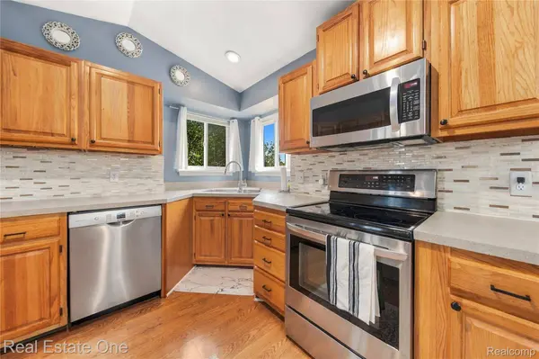 290 Hyatt LN, Linden, MI 48451
