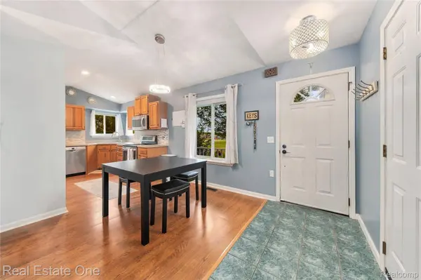 290 Hyatt LN, Linden, MI 48451