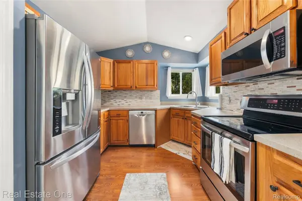 290 Hyatt LN, Linden, MI 48451