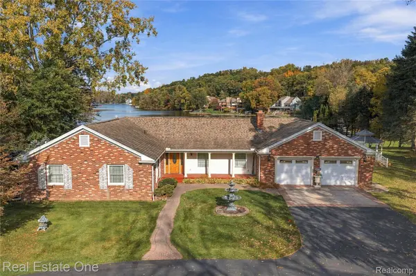 8507 Faussett RD, Tyrone Township, MI 48430