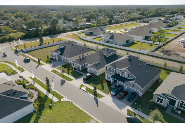 feature image of Florida’s Housing Market 2025: More Homes Selling Below Asking Price — What It Means for Buyers and Sellers